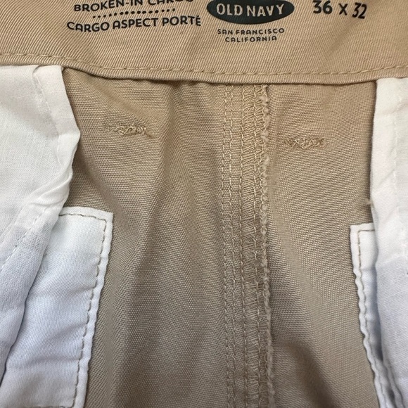 Old Navy Men’s Cargo Pants Khaki Utility Workwear Outdoor Pockets - Picture 2 of 3